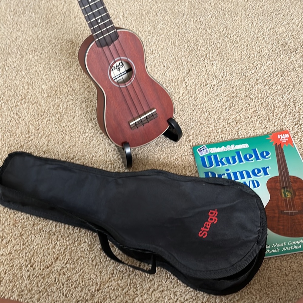 Stagg Handmade Uklele! - Picture 3 of 9